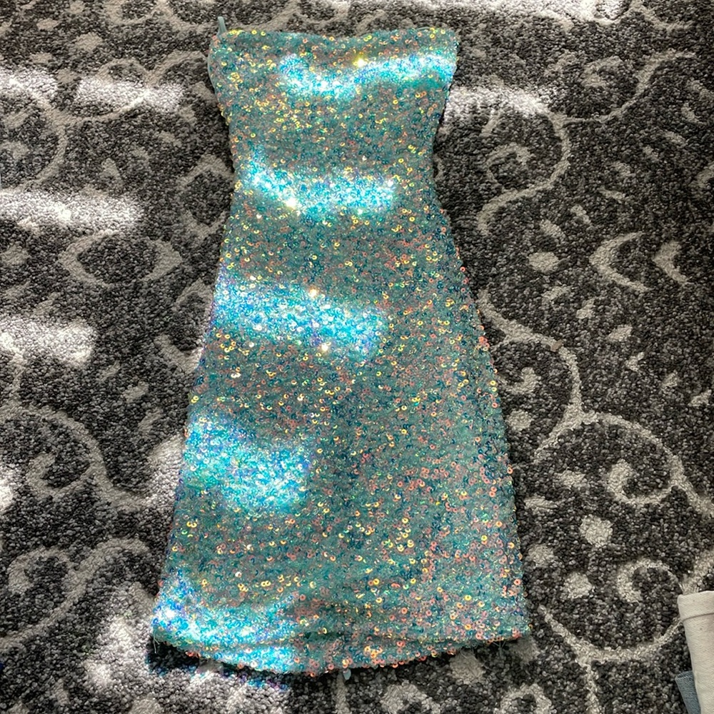 Small Windsor sequin homecoming/dance dress